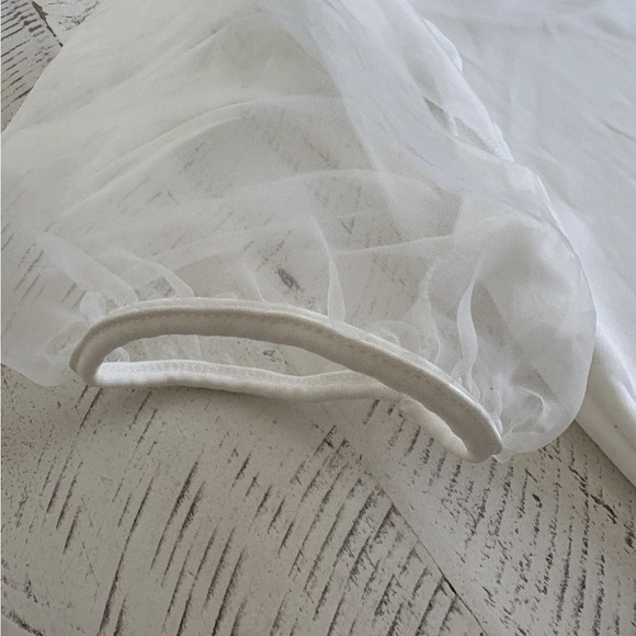 Kurtis Women’s Sheer Puff Sleeve Top White -Small - Picture 7 of 8